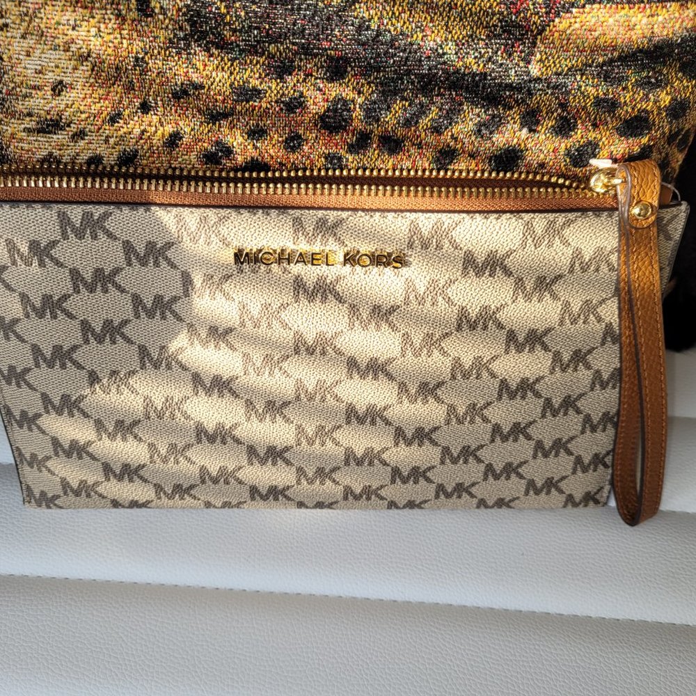 Michael Kors Wristlet